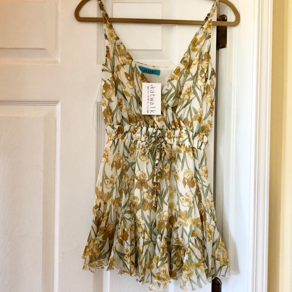 *NWT* Skyla Floral Romper